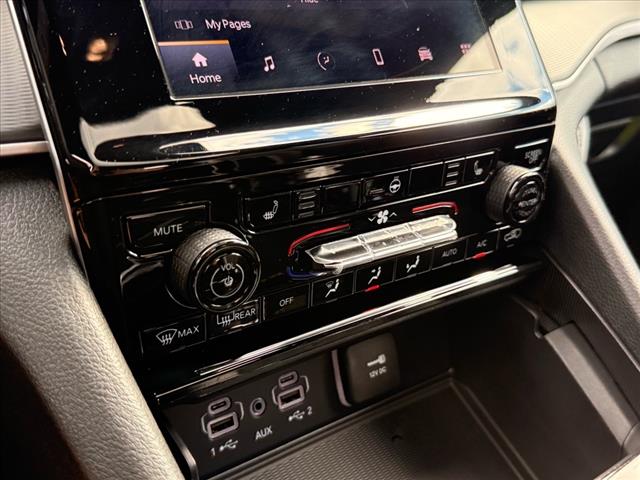 2025 Jeep Grand Cherokee LAREDO X 4X4