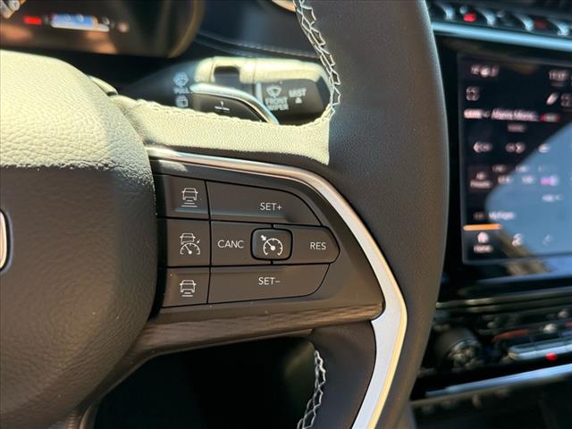 2025 Jeep Grand Cherokee L LAREDO X 4X4