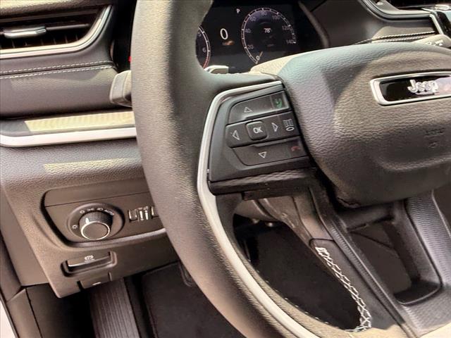 2025 Jeep Grand Cherokee L LAREDO X 4X4