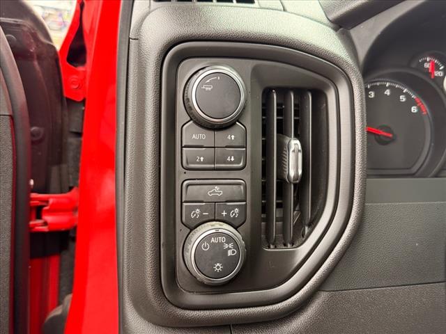 2024 Chevrolet Silverado 1500 4WD CREW CAB 147  CUSTOM