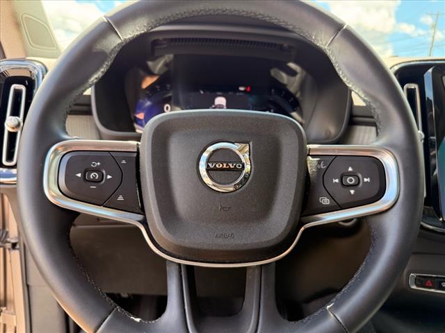 2023 Volvo XC40 B5 AWD PLUS DARK THEME