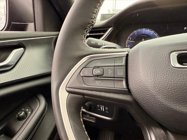 2025 Jeep Grand Cherokee LAREDO X 4X4