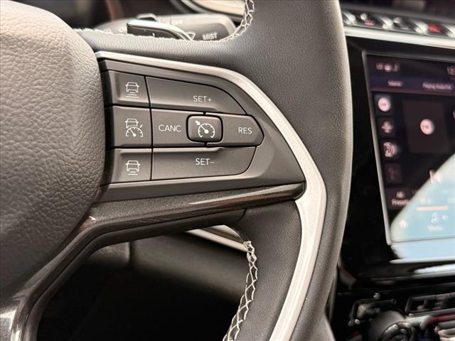 2023 Jeep Grand Cherokee LAREDO 4X4