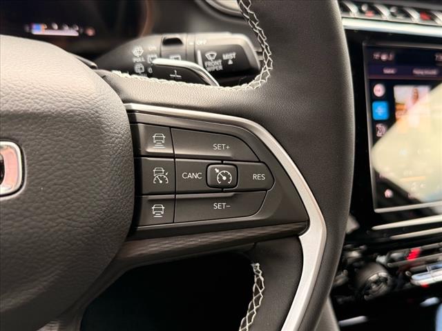 2025 Jeep Grand Cherokee L LAREDO X 4X4