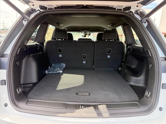 2025 Jeep Grand Cherokee LAREDO X 4X4