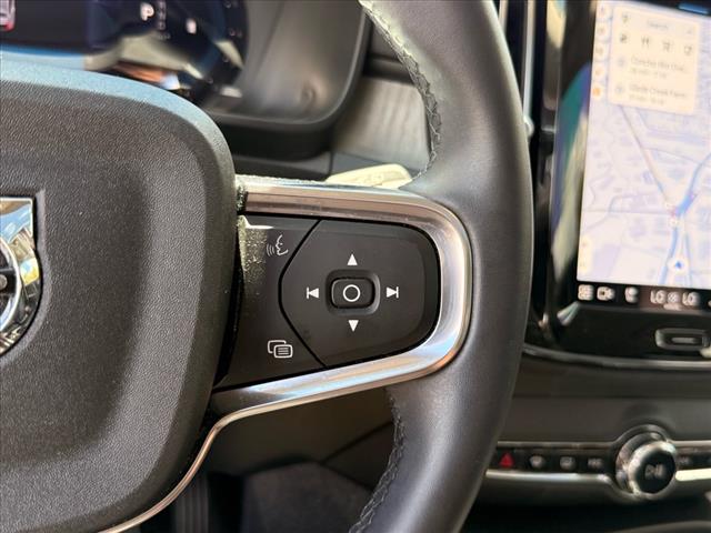 2023 Volvo XC40 B5 AWD PLUS DARK THEME