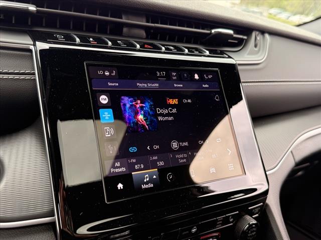 2025 Jeep Grand Cherokee LAREDO X 4X4