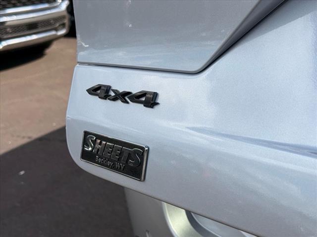 2025 Jeep Grand Cherokee LAREDO X 4X4