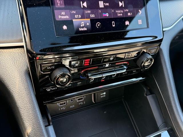 2025 Jeep Grand Cherokee L LAREDO X 4X4
