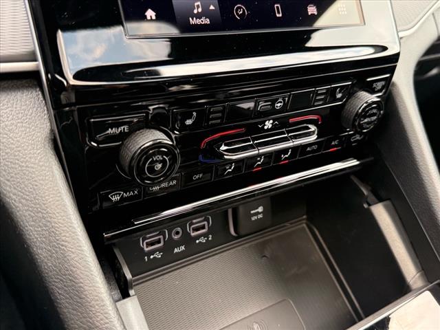 2025 Jeep Grand Cherokee L LAREDO X 4X4