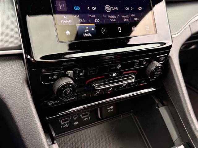 2025 Jeep Grand Cherokee LAREDO X 4X4