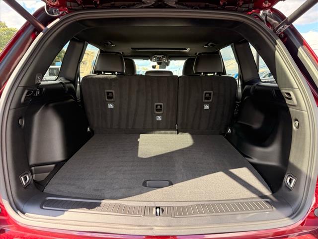 2025 Jeep Grand Cherokee LAREDO X 4X4