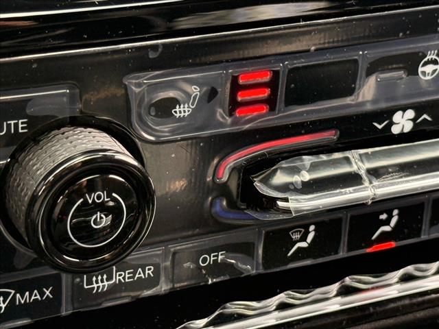 2025 Jeep Grand Cherokee L LAREDO X 4X4