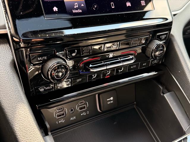 2025 Jeep Grand Cherokee L LAREDO X 4X4
