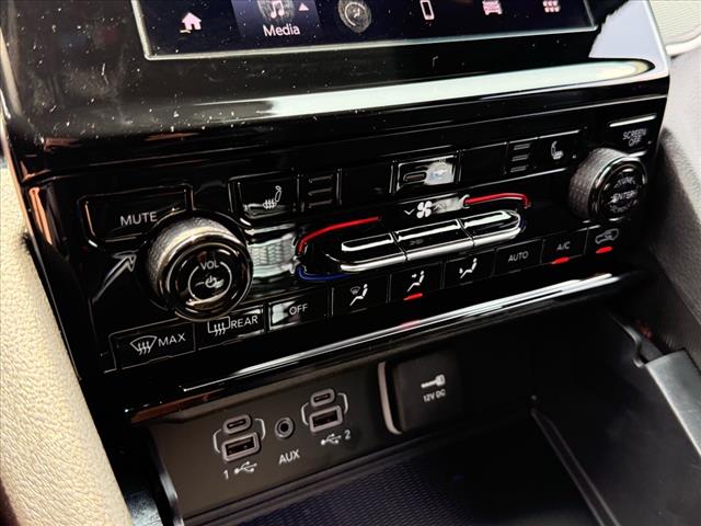 2025 Jeep Grand Cherokee L LAREDO X 4X4