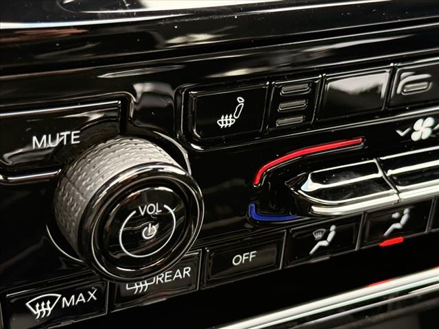 2025 Jeep Grand Cherokee L LAREDO X 4X4