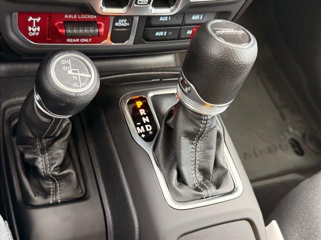 2025 Jeep Gladiator WILLYS 4X4