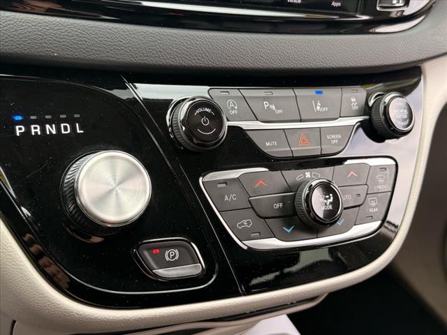 2023 Chrysler Pacifica TOURING L FWD