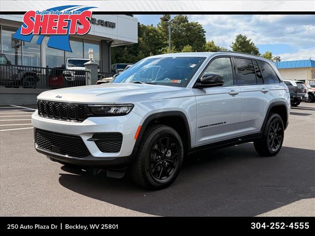 2025 Jeep Grand Cherokee LAREDO X 4X4