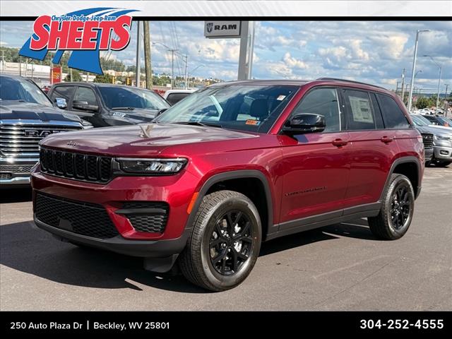 2025 Jeep Grand Cherokee LAREDO X 4X4