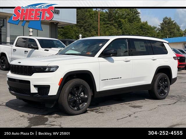 2025 Jeep Grand Cherokee L LAREDO X 4X4