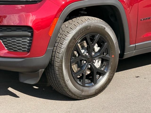 2025 Jeep Grand Cherokee LAREDO X 4X4