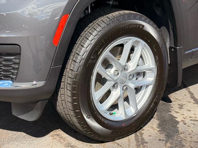 2025 Jeep Grand Cherokee L LAREDO X 4X4