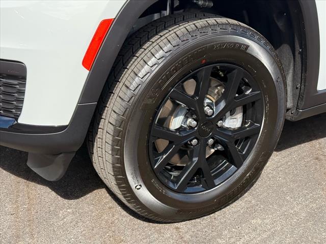 2025 Jeep Grand Cherokee L LAREDO X 4X4