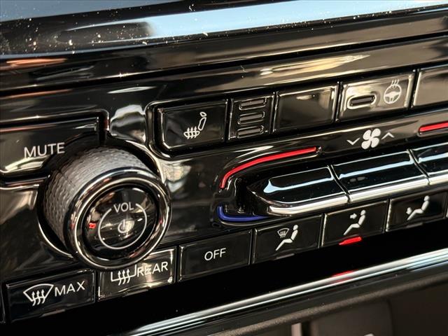2025 Jeep Grand Cherokee L LAREDO X 4X4