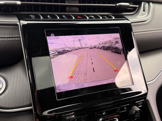 2025 Jeep Grand Cherokee L LAREDO X 4X4