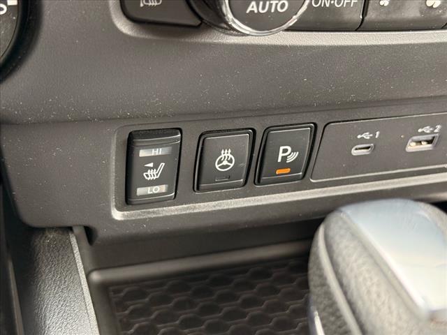 2024 Nissan Frontier CREW CAB 4X4 SV