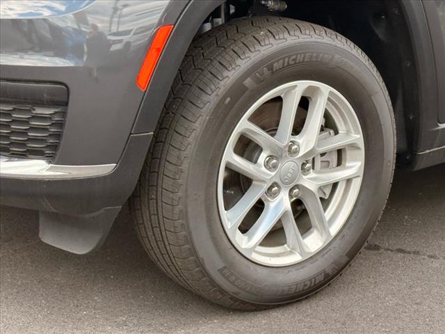 2025 Jeep Grand Cherokee L LAREDO X 4X4