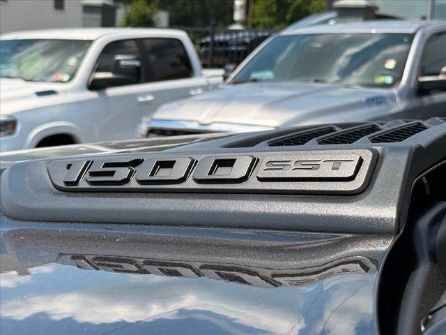 2025 RAM 1500 LARAMIE 4X4 CREW CAB 57