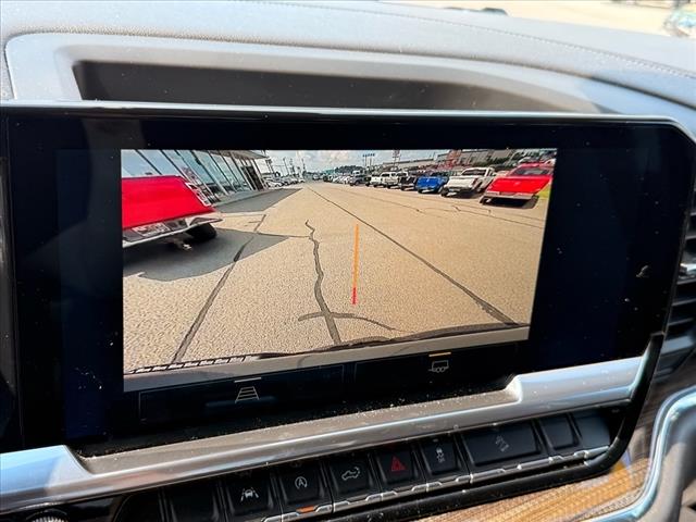 2023 Chevrolet Silverado 1500 4WD CREW CAB 147  LT TRAI