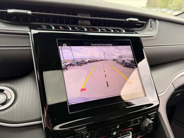 2025 Jeep Grand Cherokee LAREDO X 4X4