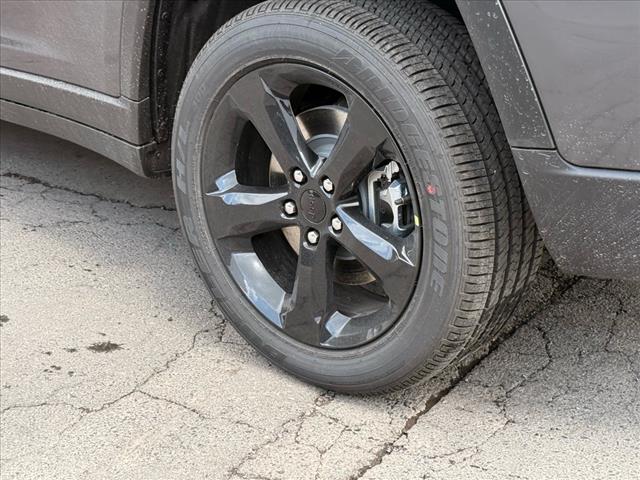 2025 Jeep Grand Cherokee L LAREDO X 4X4
