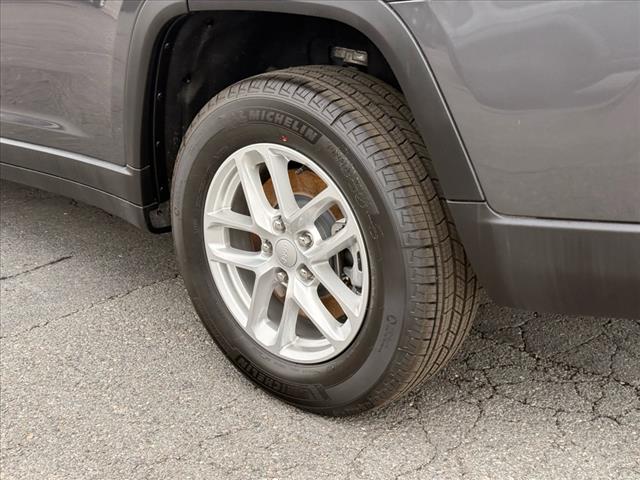 2025 Jeep Grand Cherokee L LAREDO X 4X4