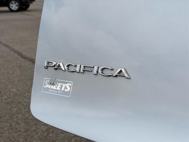 2023 Chrysler Pacifica TOURING L FWD