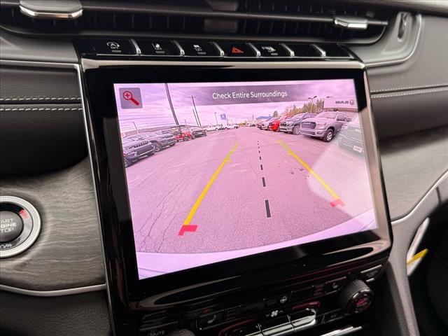 2025 Jeep Grand Cherokee LIMITED 4X4