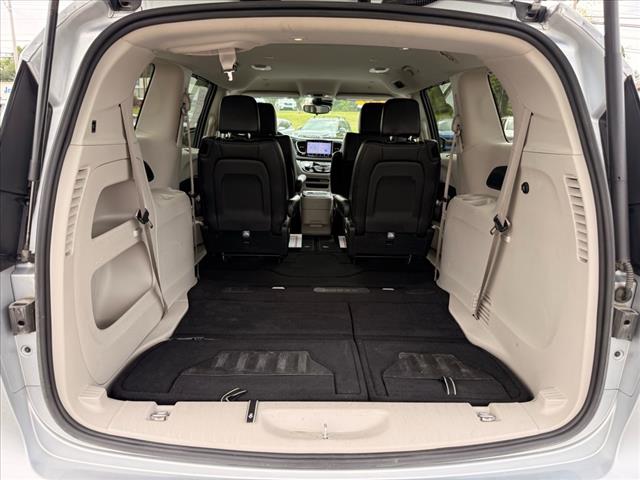 2023 Chrysler Pacifica TOURING L FWD