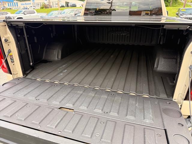 2022 GMC Sierra 1500 4WD CREW CAB 157  AT4