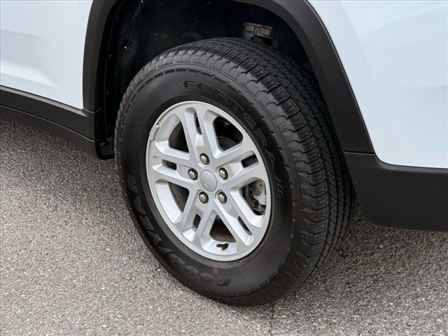 2024 Jeep Grand Cherokee LAREDO X 4X4