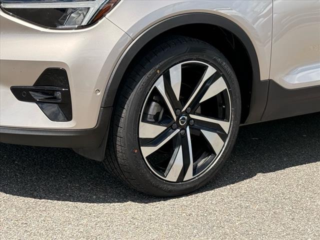 2023 Volvo XC40 B5 AWD PLUS DARK THEME
