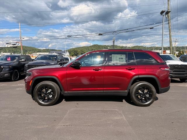 2025 Jeep Grand Cherokee LAREDO X 4X4