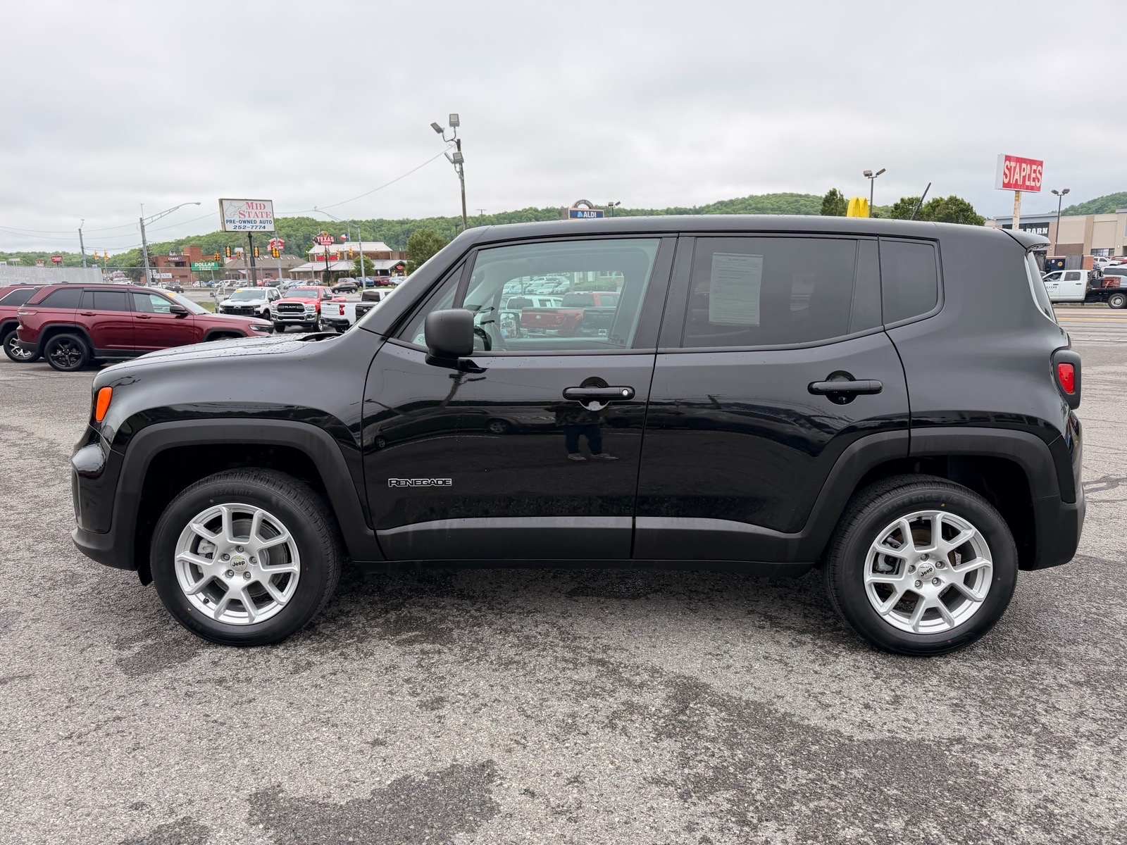 View vehicle photo 2