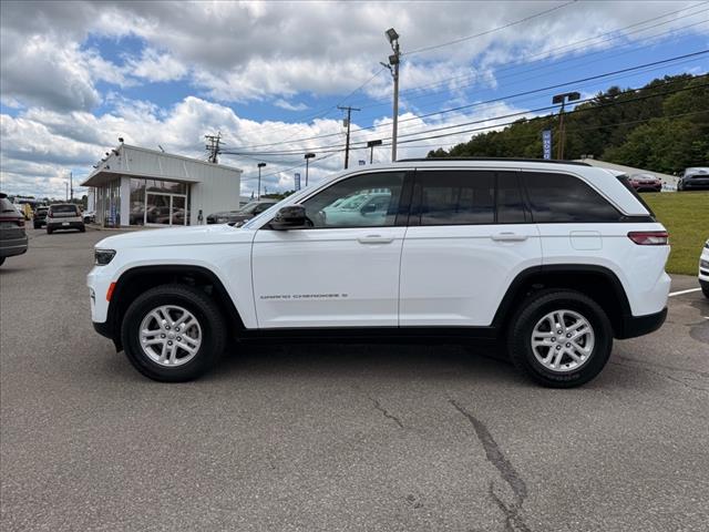 2024 Jeep Grand Cherokee LAREDO X 4X4