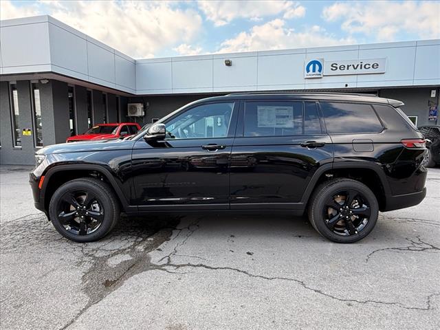2025 Jeep Grand Cherokee L LAREDO X 4X4