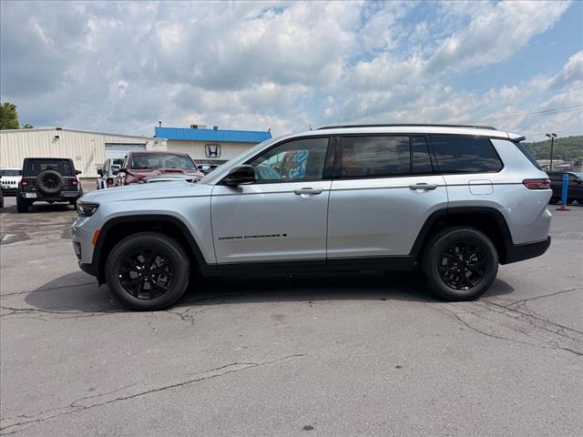 2025 Jeep Grand Cherokee L LAREDO X 4X4