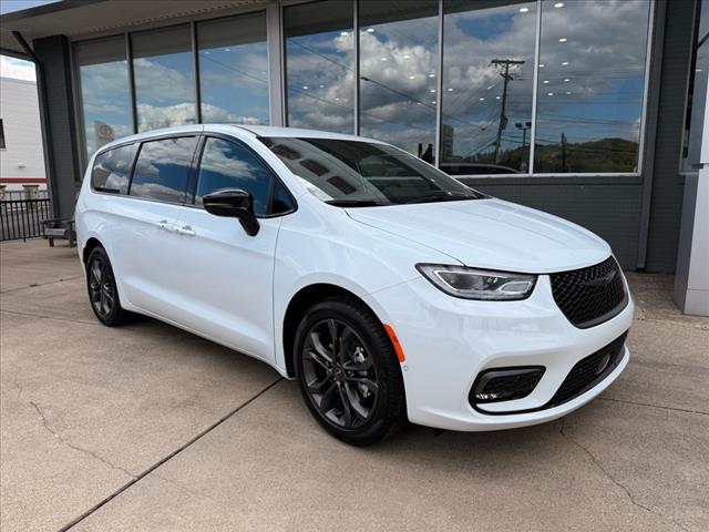 2026 Chrysler Pacifica SELECT FWD