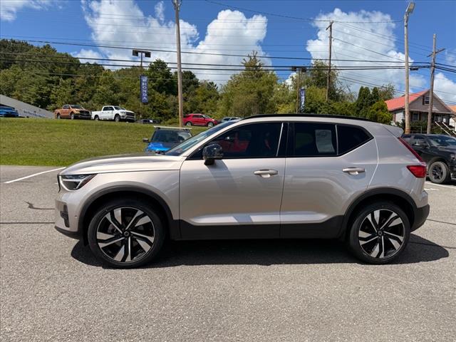 2023 Volvo XC40 B5 AWD PLUS DARK THEME